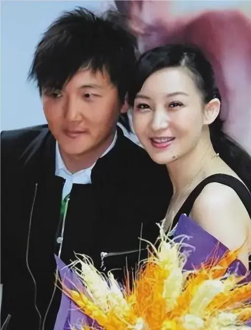 孙楠闪婚9年终散场演员梦又被继母打碎米乐m6买宝瑶 ： 女大十八变父亲(图9)