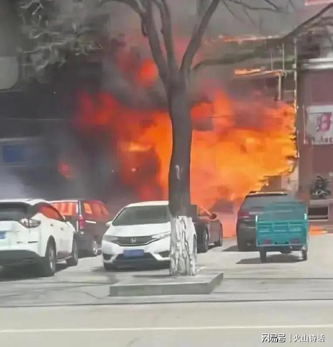 致22死的饭店是两姐弟合伙开的悲催！辽宁火灾附近的街坊发声(图2)